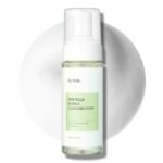 iUNIK Centella Bubble Foaming Facial Cleanser 150ml vegan foaming face wash with 69% centella asiatica to remove blackheads and whiteheads.